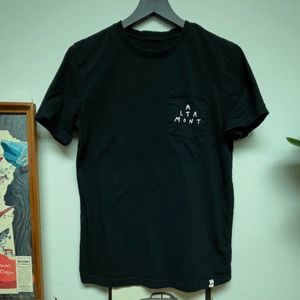 Altamont tee. Medium